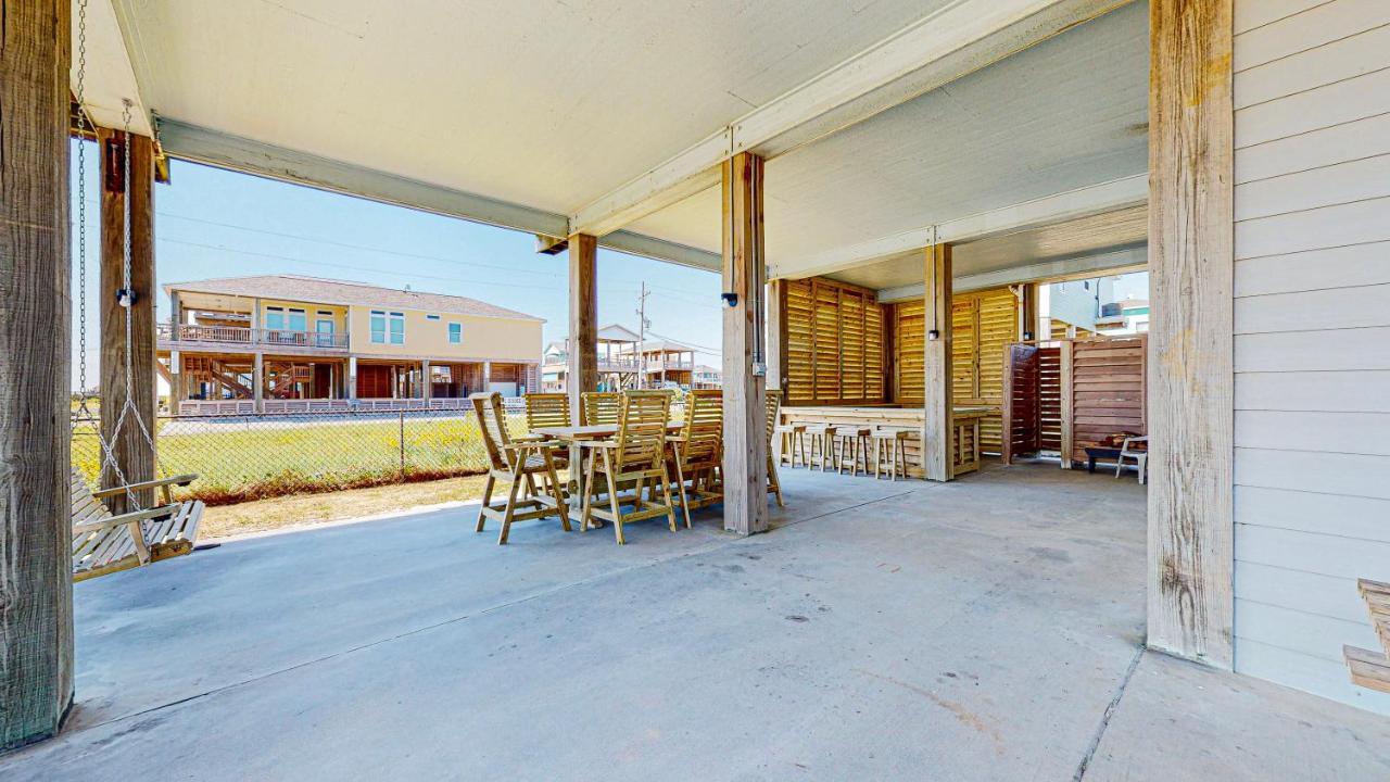 Serenity By The Sea Crystal Beach Exterior photo